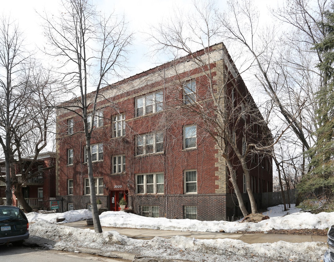 Foto del edificio - 2020 Garfield Ave S