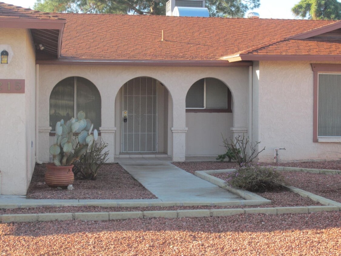 Primary Photo - Garden Dr
