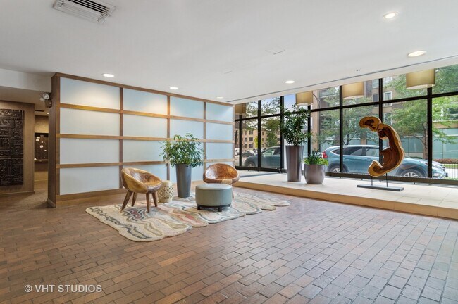 Foto del edificio - 5445 N Sheridan Rd