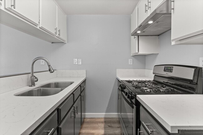 Foto del edificio - 533 E 11th St