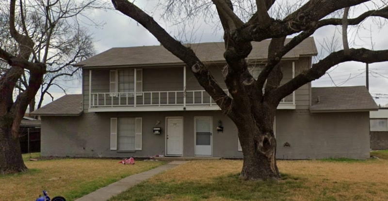 Primary Photo - 713 Royal Crest Dr