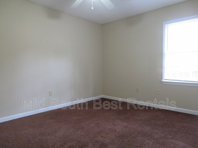 Building Photo - 6520 W Chardonnay Cove