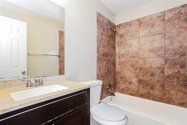 Foto del edificio - 219 N Waterford Oaks Dr