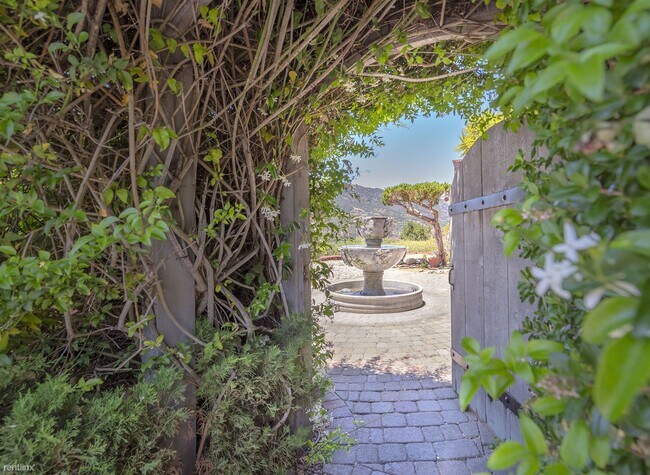 Foto del edificio - 4 br, 4 bath House - 3826 Hacienda on the ...