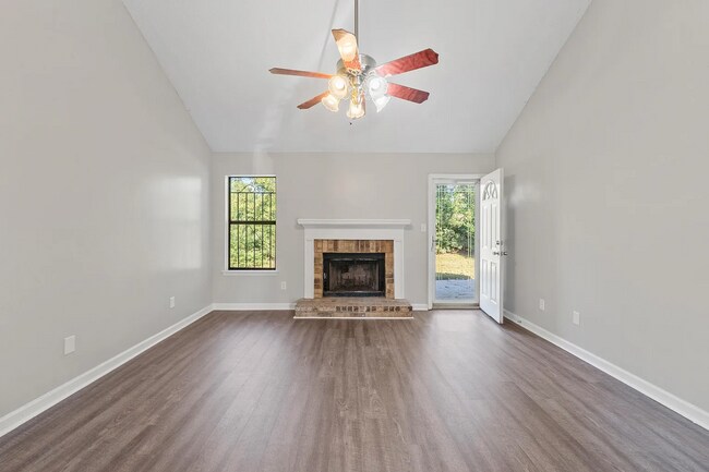 Building Photo - Nice home for rent.