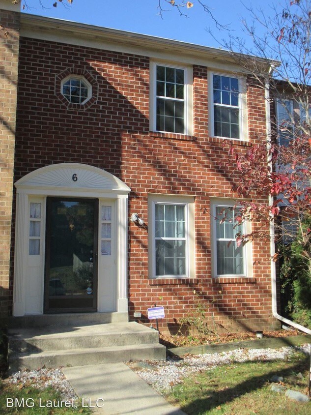 2 br, 1.5 bath House 6 Cross Laurel Ct. House Rental in Germantown
