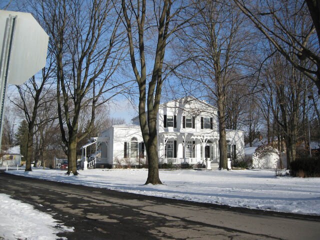 Foto principal - 136 Main St
