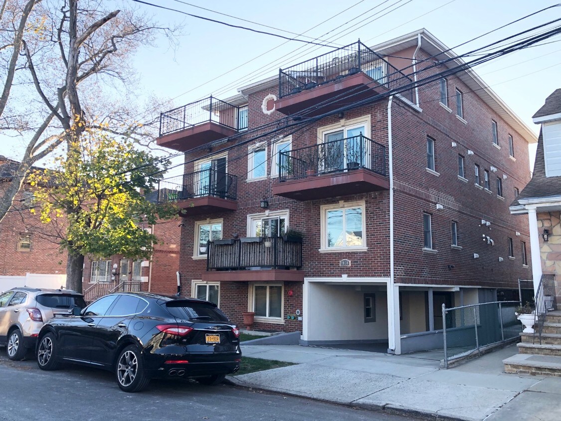Primary Photo - 4038 194th St