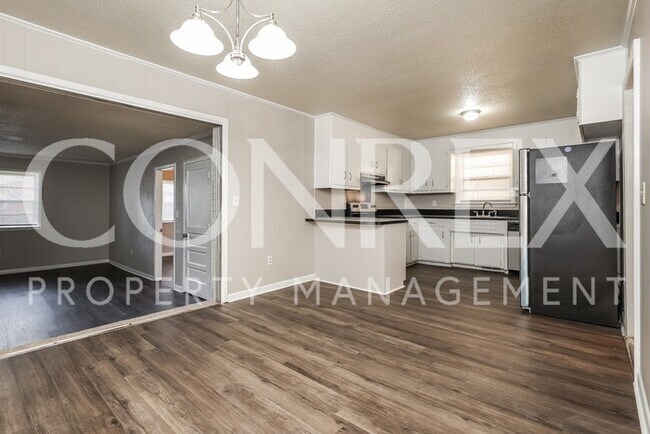 Foto del edificio - Spacious 5 Bedroom in Charleston!