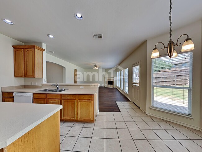 Foto del edificio - 7808 Riverwalk Trail