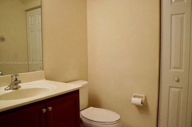 Foto del edificio - 2539 SW 147th Path   Miami Fl 33185