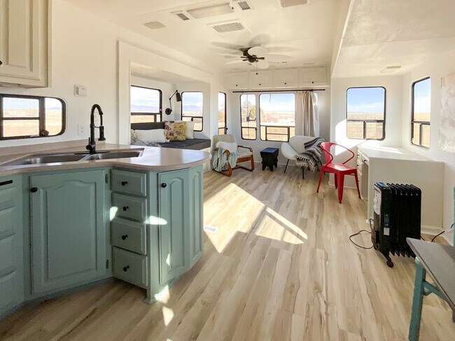 Kitchen - 12 Sunset Trl E