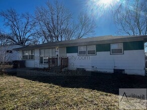 Building Photo - 4925 E 41 St