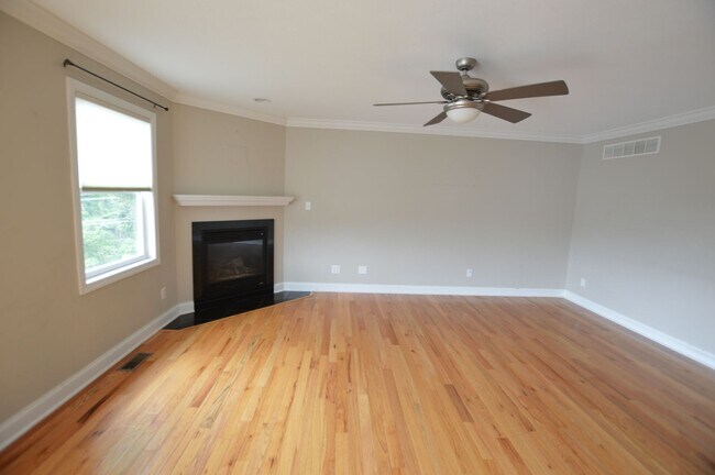 Foto del edificio - 232 Newberry Ln