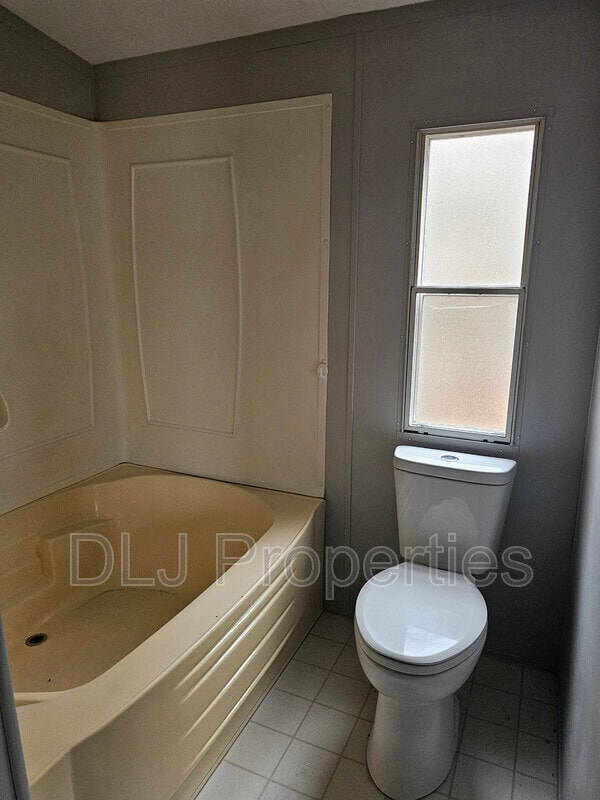 Foto del edificio - 957 Eslinger Ct