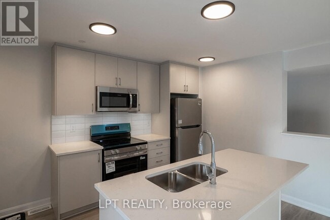 Building Photo - 401 Glenroy Gilbert Dr