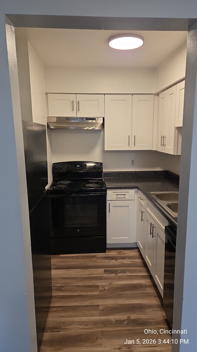 Foto del edificio - 1809-1813 Mears Ave