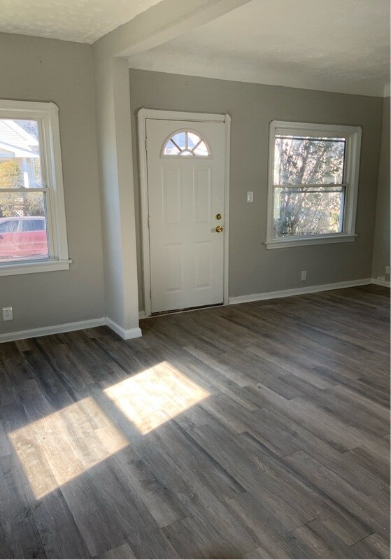 Foto del edificio - 3449 E 71st St