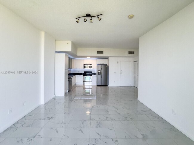 Foto del edificio - 1350 NW 8th Ct