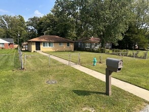 Building Photo - 4013 N Grand Ave