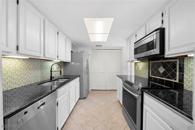 Foto del edificio - 3052 Kings Lake Blvd