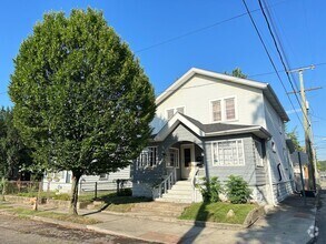 Building Photo - 1041 S Washington Ave