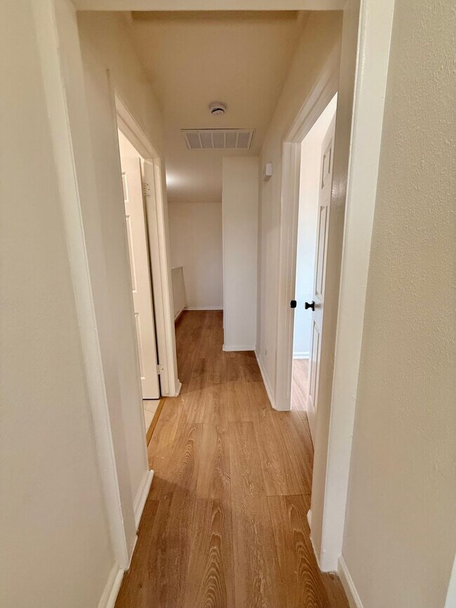 Foto del edificio - 1027 Coronado Terrace