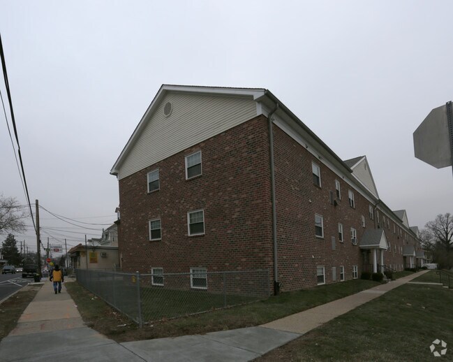 Building Photo - Northeast II – Ditman