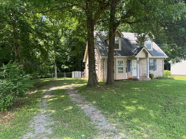 Building Photo - Cozy Single Family Home