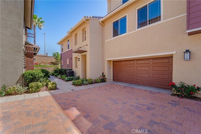Building Photo - 12444 Benton Dr