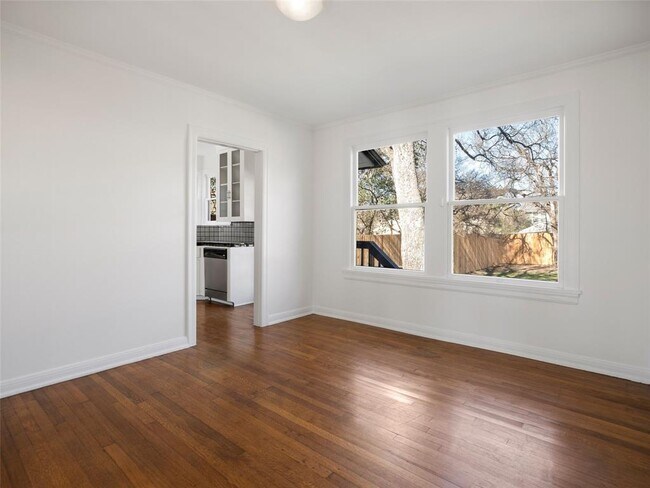 Building Photo - 1704 Northwood Rd