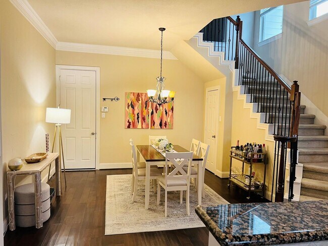 Foto del edificio - 5819 Petty St
