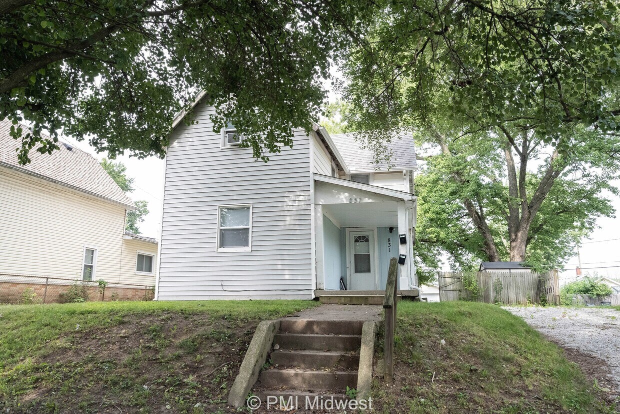 831.5 S Webster St, Kokomo, IN 46901 Condo for Rent in Kokomo, IN