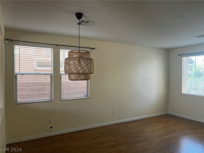 Building Photo - 2108 Mistle Thrush Dr