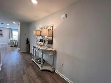 Foto del edificio - 207 Laurel Hl St