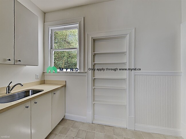 Building Photo - 2 br, 1 bath Apartment - 501-507 Bartlett St