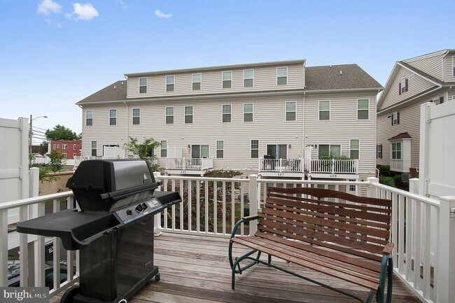 Foto del edificio - 406 Williamson Ct