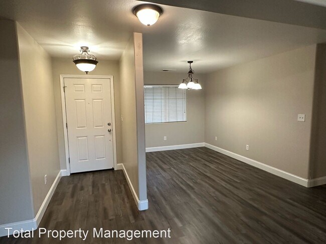 Foto del edificio - 3 br, 2 bath House - 2216 E. Arlen Ave.