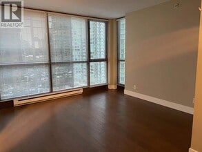 Building Photo - 1367 Alberni St