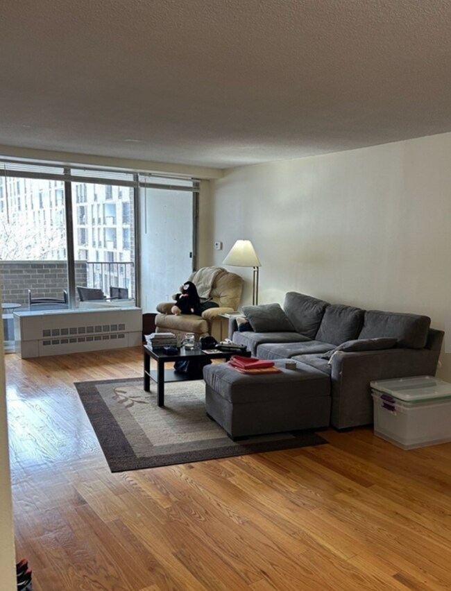 Building Photo - 77 Pond Ave