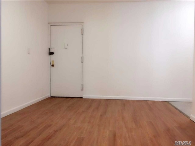 Foto del edificio - 133-43 41st Rd