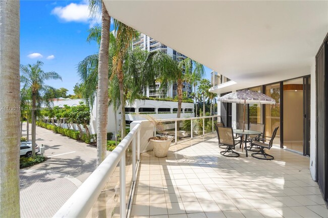 Building Photo - 3610 Yacht Club Dr