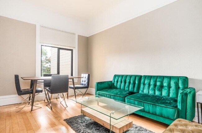 Foto del edificio - 266 Connecticut St