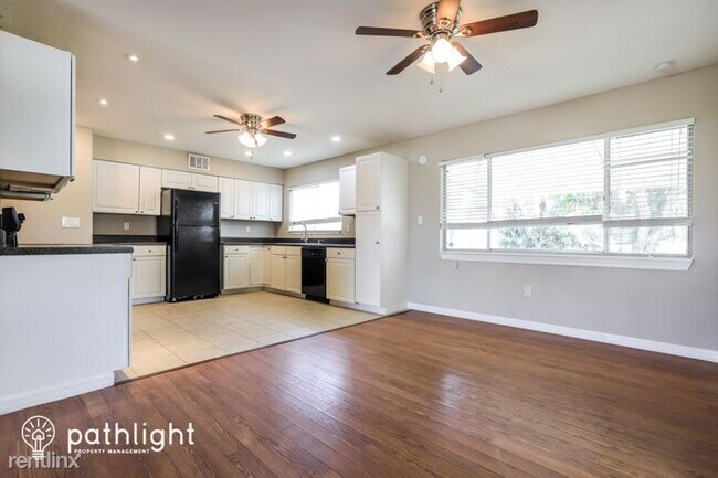 Building Photo - 3 br, 2 bath House - 3198 Mola Street UNIT