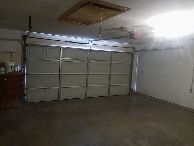 Building Photo - 1203 Kansas St
