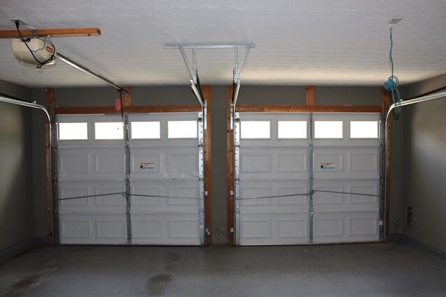 Foto del edificio - Welcome to this cozy and conveniently located 3-bedroom, 2.5-bathroom home in McDonough, GA.