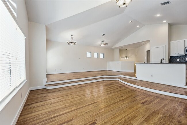 Building Photo - 9829 Riddlelink Ln