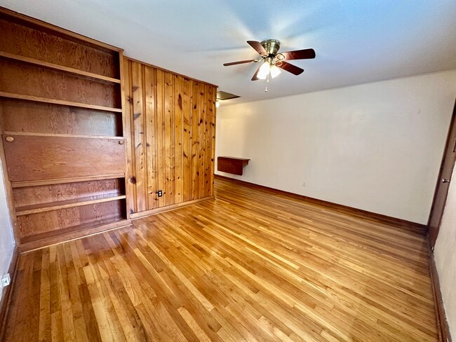 Foto del edificio - 409 E Thach Ave
