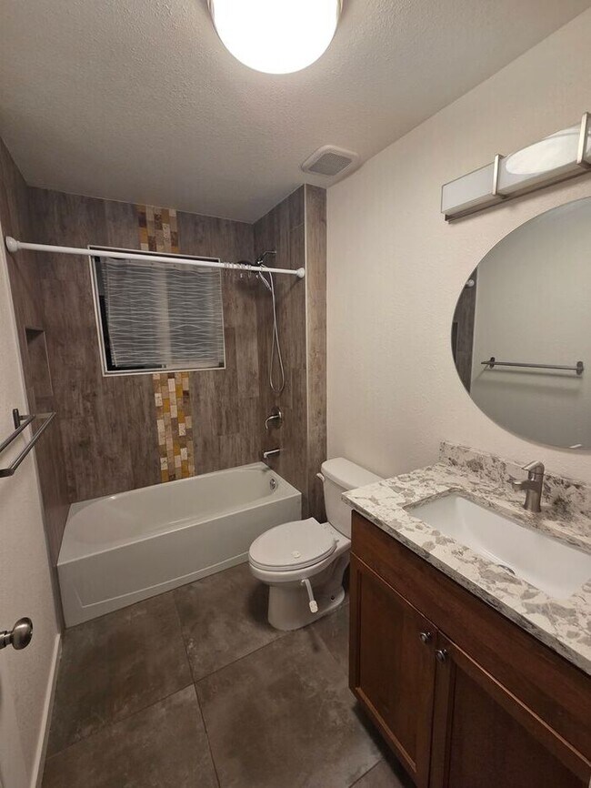 Foto del edificio - Tacoma 3+ Bedroom Beautiful Craftsman Home!!