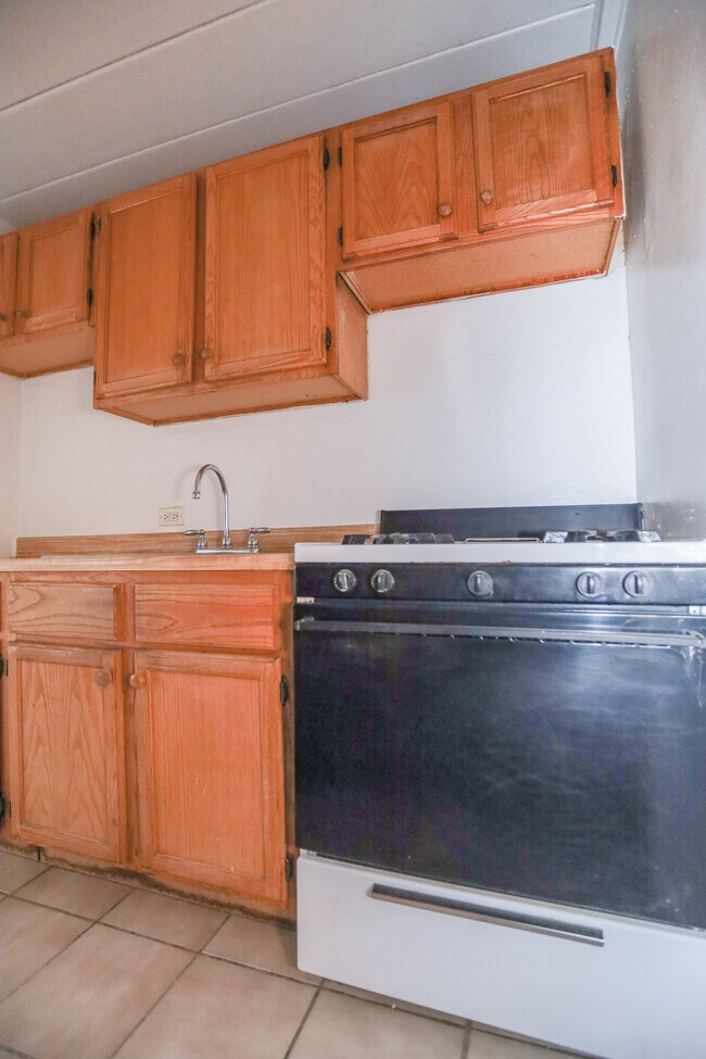 Foto del edificio - 5653 N Christiana Ave